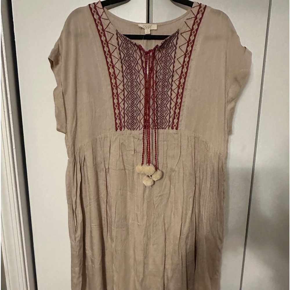 ** BRAND NEW ** Oddy embroidered dress.